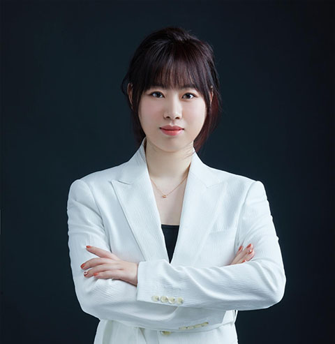 叶 群